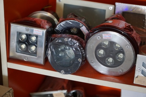 โคมดาวน์ไลท์ติดลอย LED